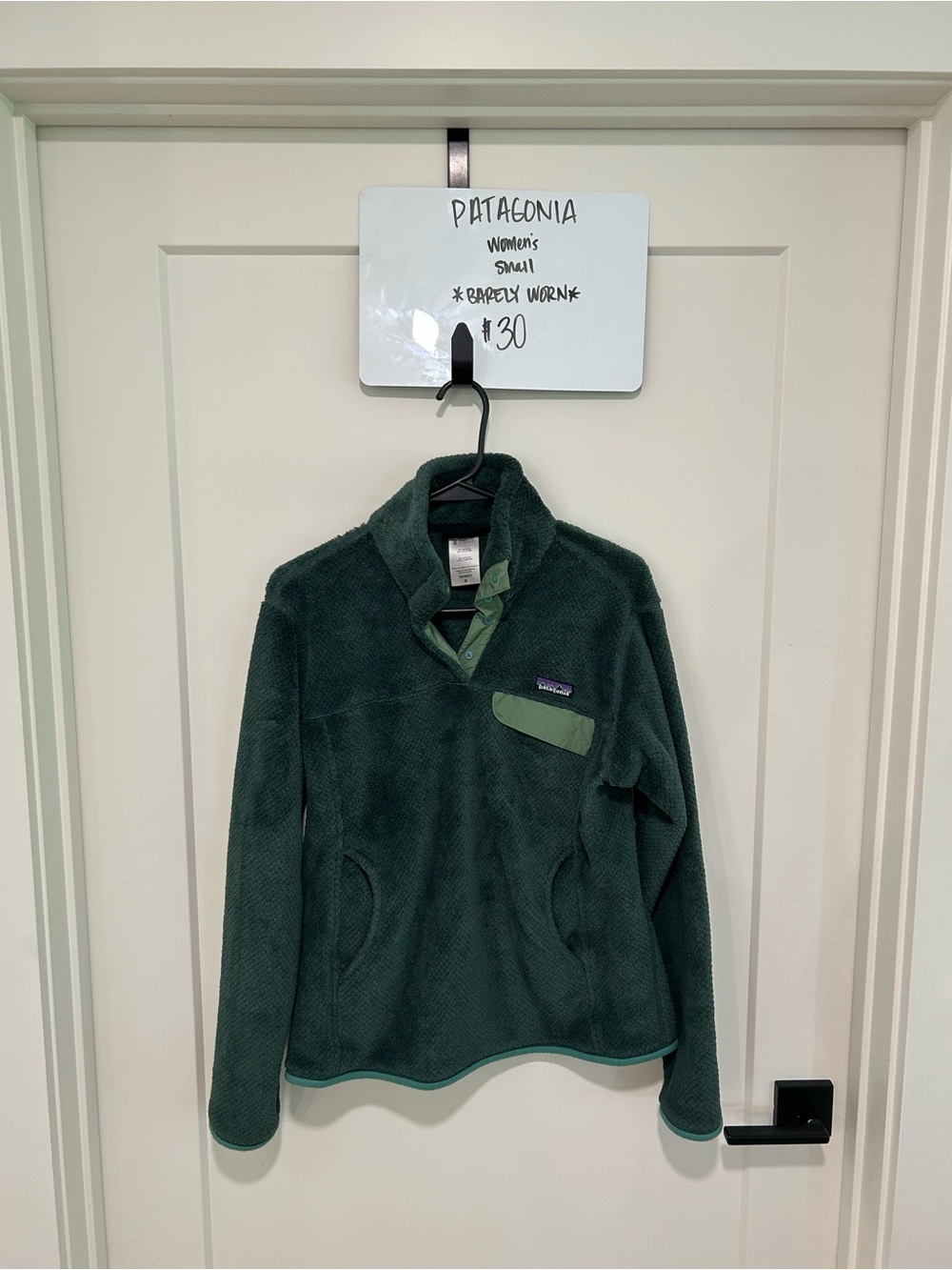Patagonia Women's Dark Green Fleece Pullover with Light Green Trim